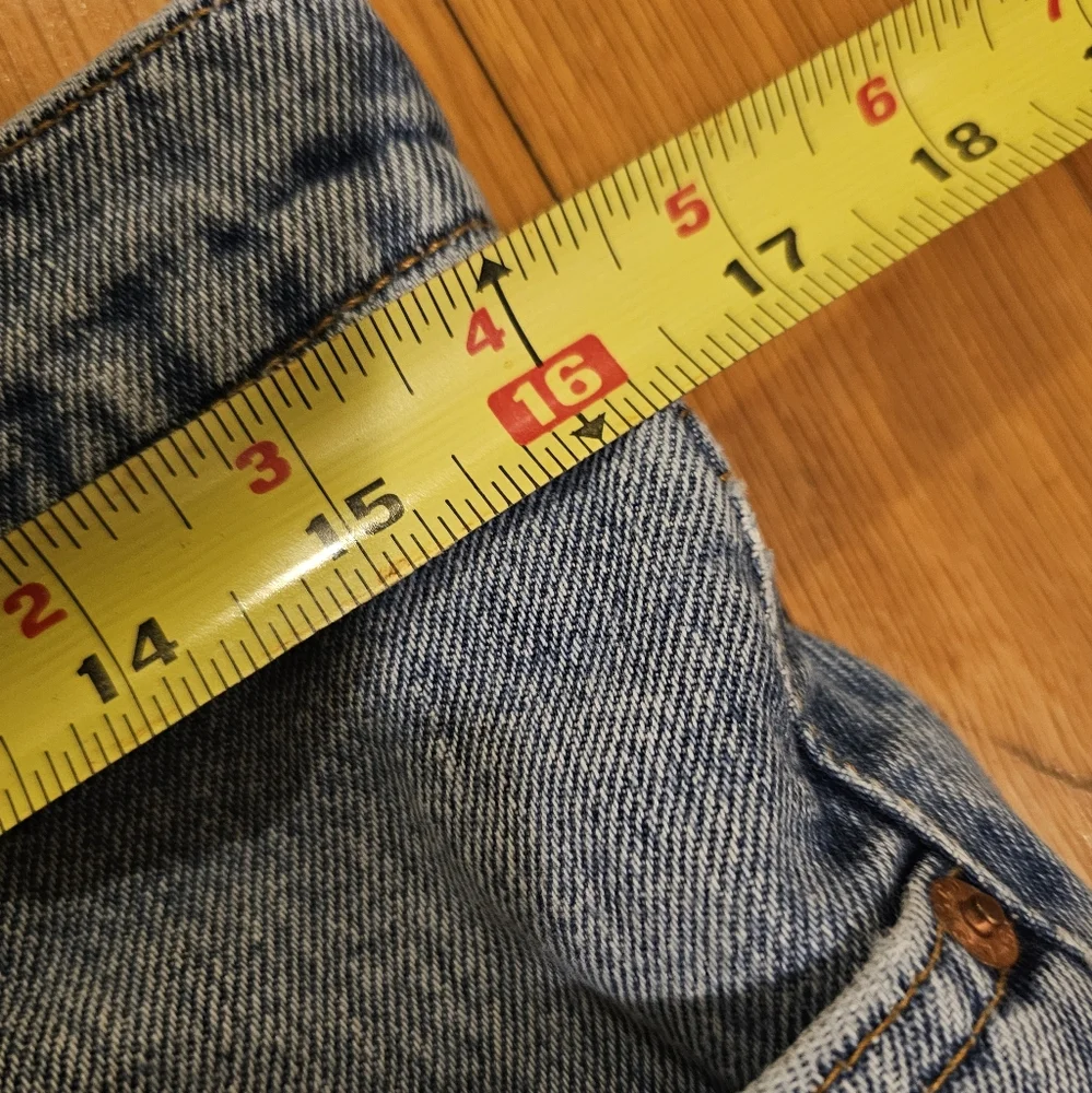 Vintage Levi’s 505 Regular Fit Straight Denim Blue Jeans Men's 33X32